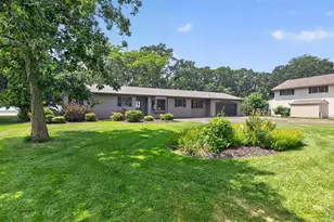 2507 Edgewood Ln, Oshkosh, WI 54904 - Photo 45