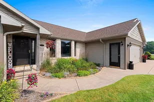 2514 Serene Ct, De Pere, WI 54115 - Photo 3
