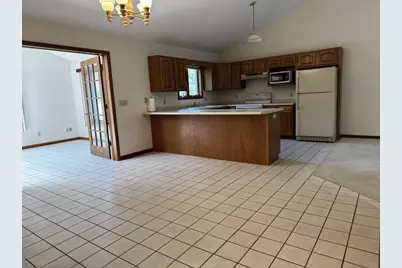 178 E Pioneer Road, Fond du Lac, WI 54935 - Photo 5