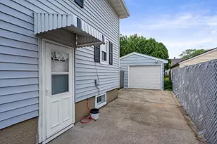 1610 S 14th St, Manitowoc, WI 54220 - Photo 37