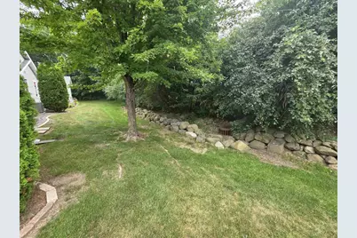 82 Queens Way, Fond du Lac, WI 54935 - Photo 5