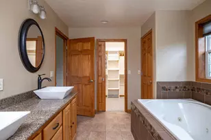 E9051 Rocky Mountain Dr, New London, WI 54961 - Photo 27