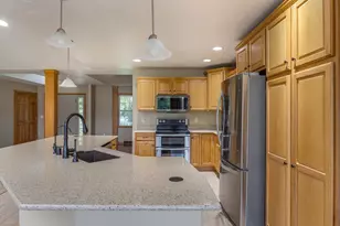E9051 Rocky Mountain Dr, New London, WI 54961 - Photo 11