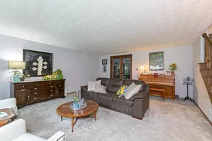 37 Butte Des Morts Ct, Appleton, WI 54914 - Photo 7