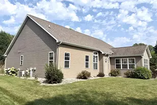 2701 E Glenhurst Ln, Appleton, WI 54913 - Photo 3