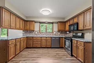 301 Oak Manor Dr, Oshkosh, WI 54904 - Photo 23
