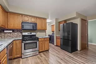301 Oak Manor Dr, Oshkosh, WI 54904 - Photo 25