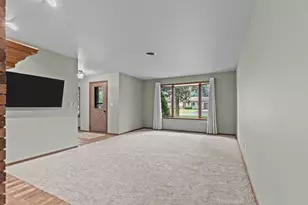 301 Oak Manor Dr, Oshkosh, WI 54904 - Photo 17