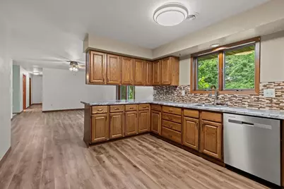 301 Oak Manor Drive, Oshkosh, WI 54904 - Photo 27