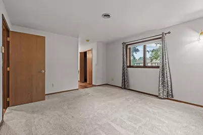 301 Oak Manor Drive, Oshkosh, WI 54904 - Photo 41