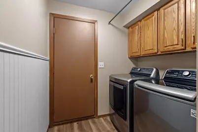301 Oak Manor Drive, Oshkosh, WI 54904 - Photo 29