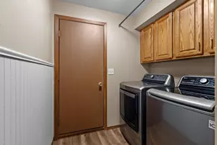 301 Oak Manor Dr, Oshkosh, WI 54904 - Photo 29