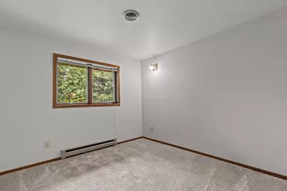 301 Oak Manor Drive, Oshkosh, WI 54904 - Photo 47
