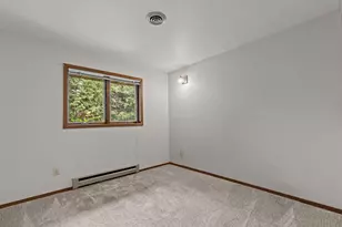301 Oak Manor Dr, Oshkosh, WI 54904 - Photo 47