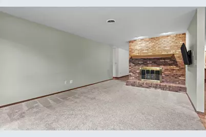 301 Oak Manor Drive, Oshkosh, WI 54904 - Photo 13