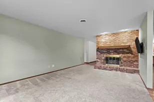 301 Oak Manor Dr, Oshkosh, WI 54904 - Photo 13