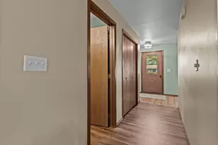301 Oak Manor Dr, Oshkosh, WI 54904 - Photo 21