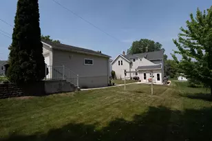 309 Clay St, Chilton, WI 53014 - Photo 3