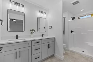 1005 Lotus Trail, Menasha, WI 54952 - Photo 17