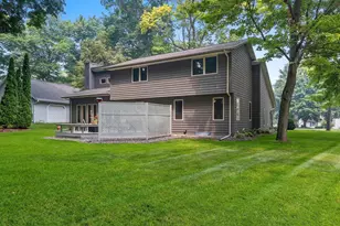 2043 Autumn Leaves Cir, Green Bay, WI 54313 - Photo 39