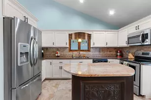 2043 Autumn Leaves Cir, Green Bay, WI 54313 - Photo 11