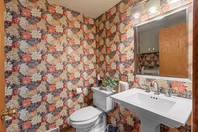 2043 Autumn Leaves Circle, Green Bay, WI 54313 - Photo 13