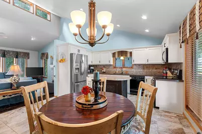 2043 Autumn Leaves Circle, Green Bay, WI 54313 - Photo 9