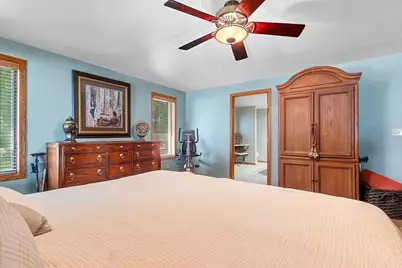 2043 Autumn Leaves Circle, Green Bay, WI 54313 - Photo 17