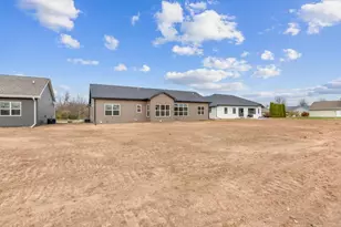 2998 Creekwood Dr, Green Bay, WI 54311 - Photo 53