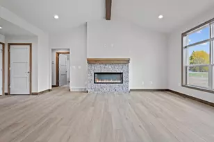 2998 Creekwood Dr, Green Bay, WI 54311 - Photo 13