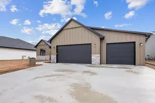 2998 Creekwood Dr, Green Bay, WI 54311 - Photo 5