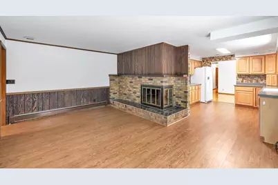 1155 Pinecrest Road, Green Bay, WI 54313 - Photo 9