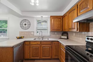 1135 Wirtz Ave, Green Bay, WI 54305 - Photo 3