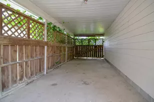238 Michigan Ave, Oconto, WI 54153 - Photo 5
