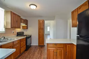 238 Michigan Ave, Oconto, WI 54153 - Photo 13