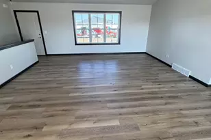 1274 Putnam Dr, Pulaski, WI 54162 - Photo 3