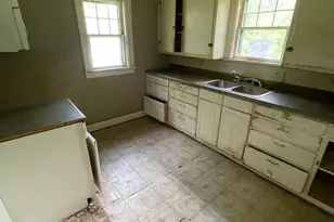 52 N Main St, Clintonville, WI 54929 - Photo 9