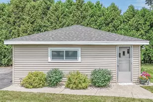 6752 Lee Harbor Ln, Oshkosh, WI 54902 - Photo 39