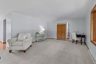 1330 N Briarcliff Dr, Appleton, WI 54915 - Photo 5