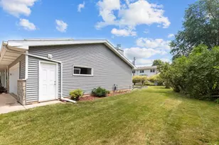 1330 N Briarcliff Dr, Appleton, WI 54915 - Photo 51