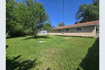 614 W 1st Street, Shawano, WI 54166 - Photo 3
