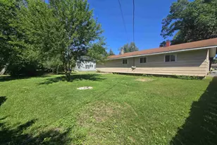 614 W 1st St, Shawano, WI 54166 - Photo 3