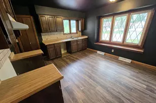 614 W 1st St, Shawano, WI 54166 - Photo 9
