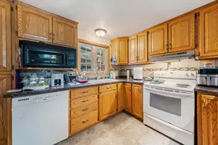 1517 Division St, New London, WI 54961 - Photo 3