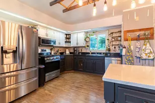 313 W Highland Dr, Oconto Falls, WI 54101 - Photo 5