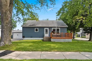 812 9th St, Green Bay, WI 54304 - Photo 1