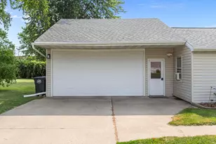 1439 Lilly St, Menasha, WI 54952 - Photo 5