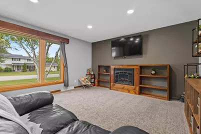 524 E Briar Lane, Green Bay, WI 54301 - Photo 17