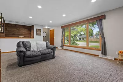 524 E Briar Lane, Green Bay, WI 54301 - Photo 13