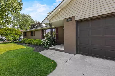 524 E Briar Lane, Green Bay, WI 54301 - Photo 5